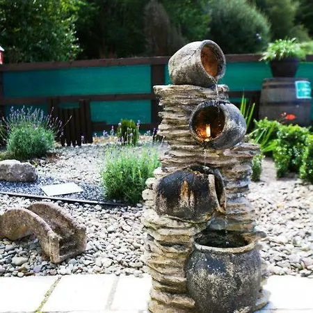 Woodview House 4*
